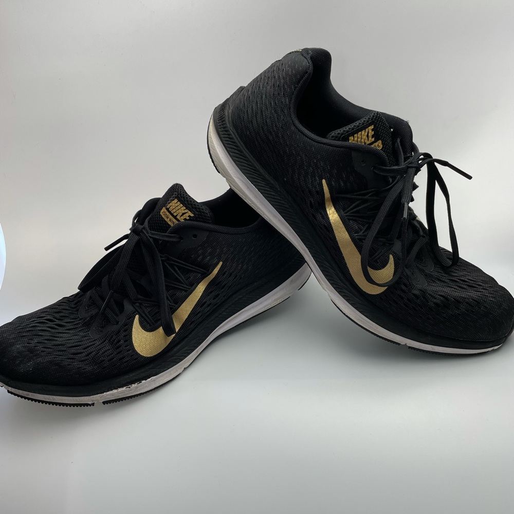 Nike Women’s Zoom Winflo 5 BV1253-001 Black Gold Running Shoes Lace Up Size 9 - Picture 3 of 8